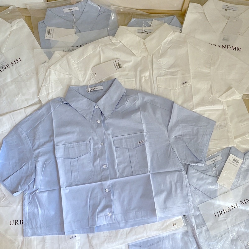 Set áo sơ mi croptop - chân váy dù | BigBuy360 - bigbuy360.vn