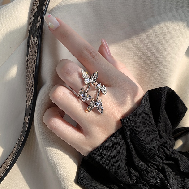 Nhẫn hở thiết kế bướm đính đá thời trang