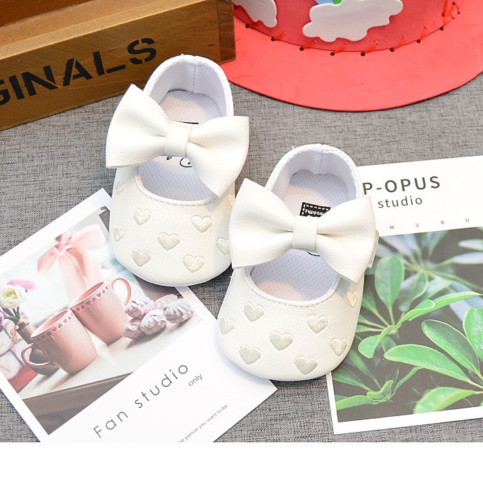 Giày dép trẻ em QUỲNH BOUTIQUE Giày tim siêu yêu cho bé