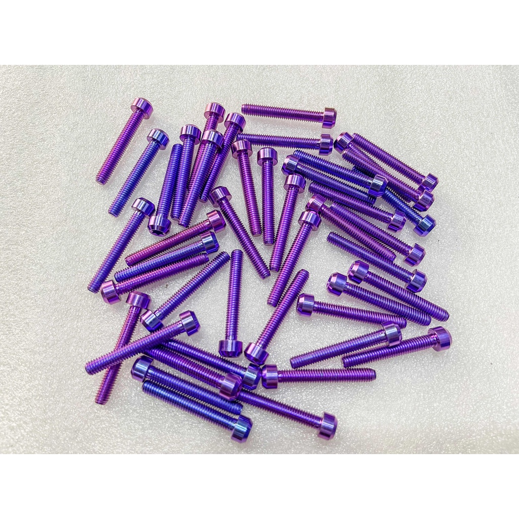 Ốc titan đầu trụ gắn lốc máy chuẩn Gr5