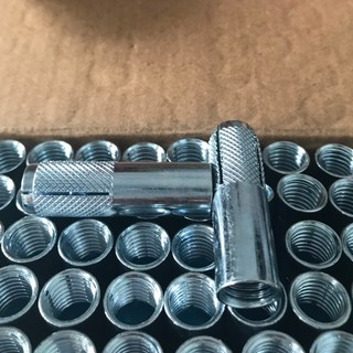20 con - M8X30mm TẮC KÊ ĐẠN - NỞ ĐẠN