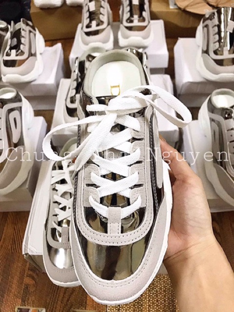 Sục thể thao bạc