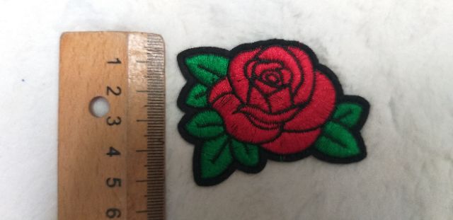 Hoa trang trí ,hình ủi và hình may,