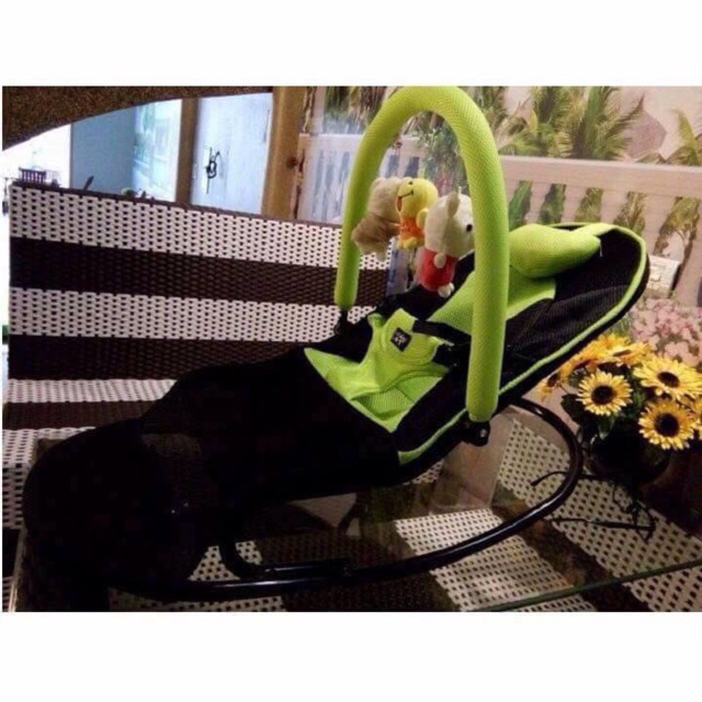 Ghế rung - ghế nhún cho bé tặng kèm giá đồ chơi