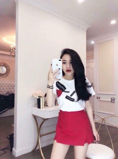 Chân váy xẻ trước