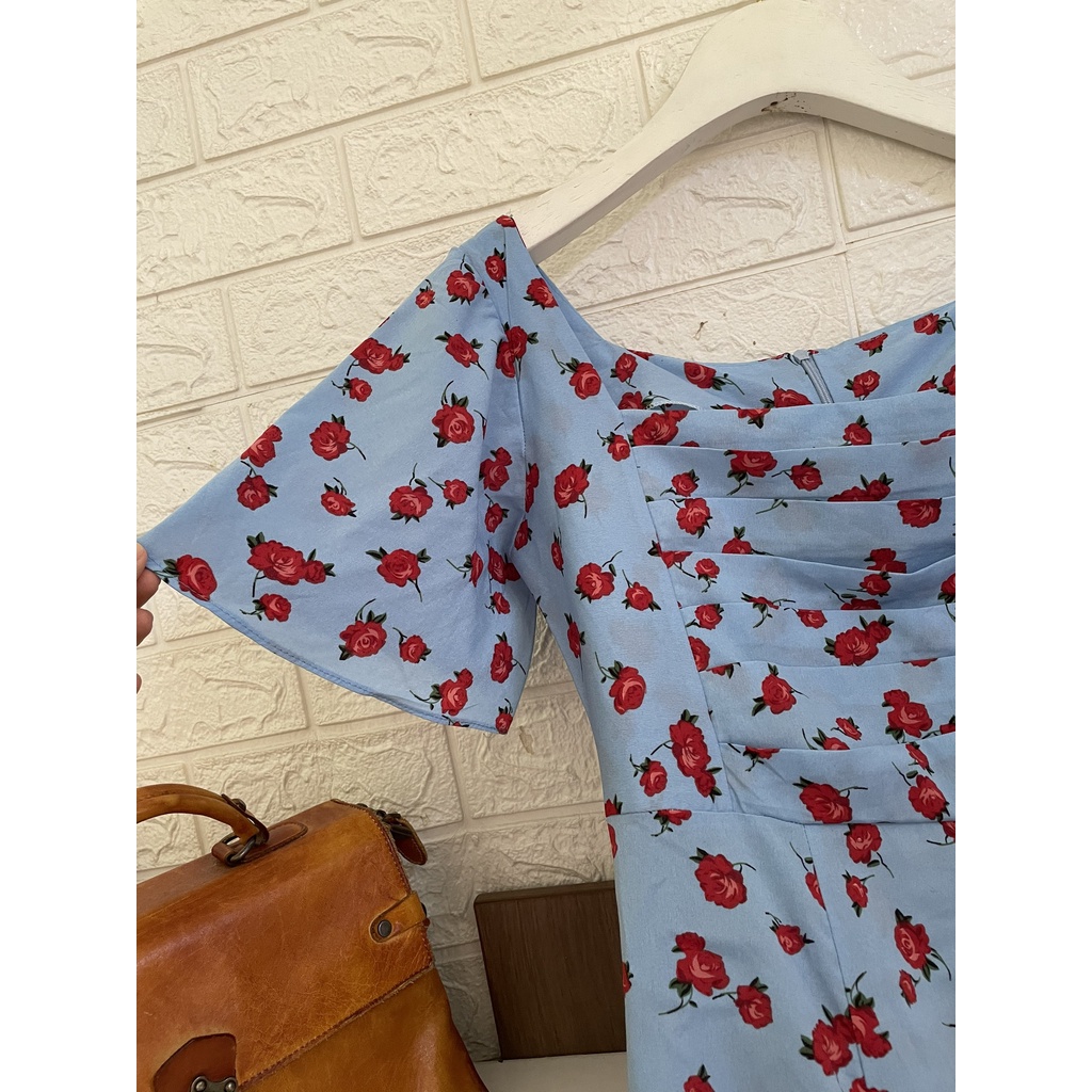 Đầm cổ vuông họa tiết hoa hồng