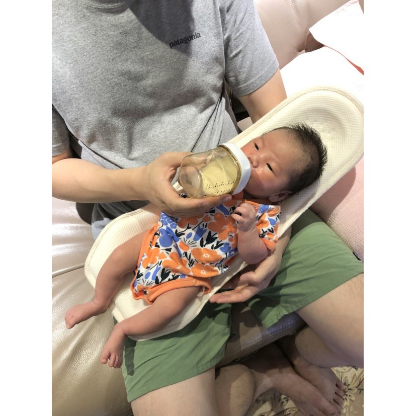 Tấm tựa lưng bế bé sơ sinh/ Tấm tựa lưng để bé bú/ Tấm tựa lưng cho bé Hàn Quốc