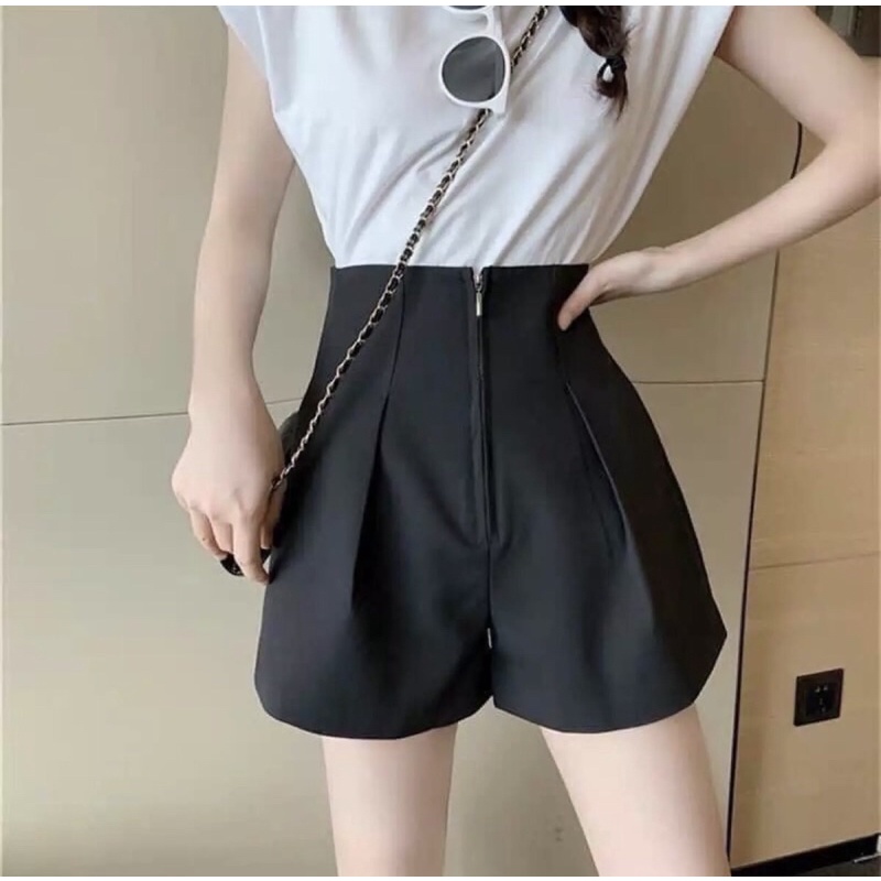 Quần short, chân váy cài cúc phối ren, chân váy jeans midi, áo croptop, áo sơ mi,…