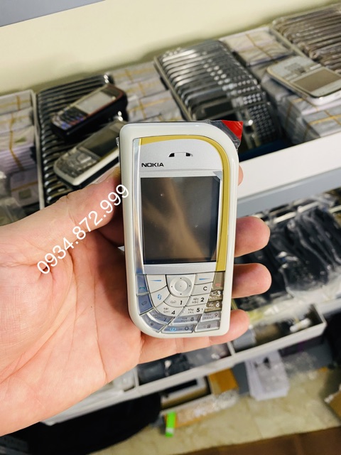 Điện thoại độc cổ NOKIA 7610