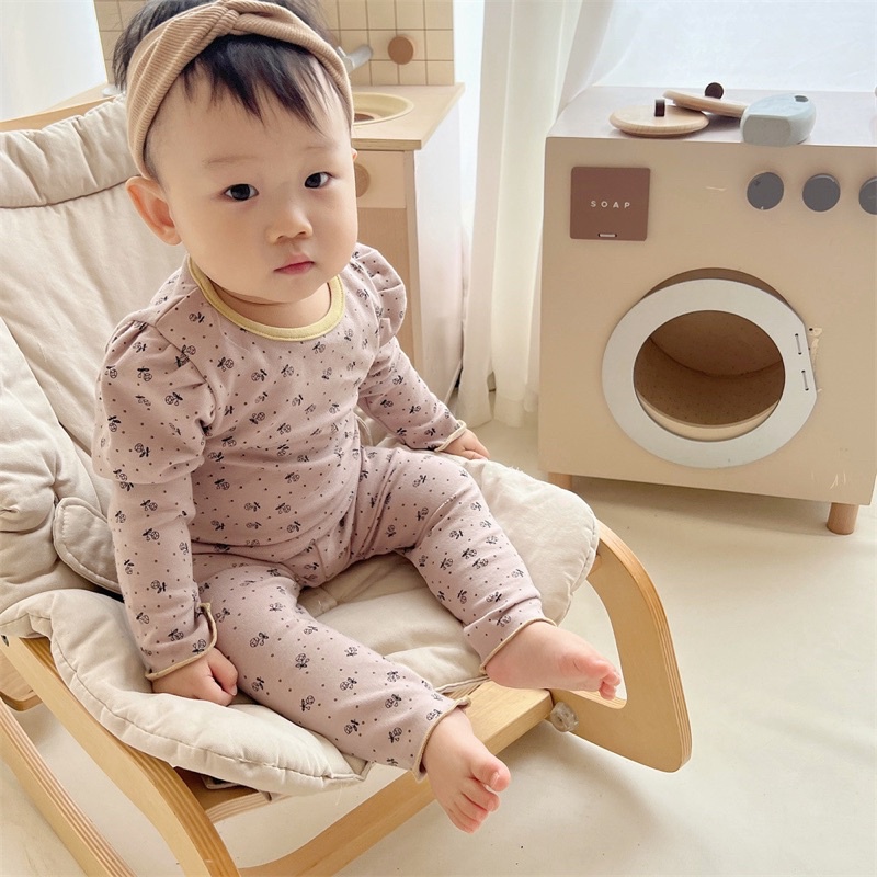 Bộ quần áo cotton mềm mịn hình hoa viền cổ cho bé gái 5-13kg