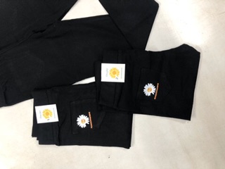 Quần legging in hoa cúc vàng