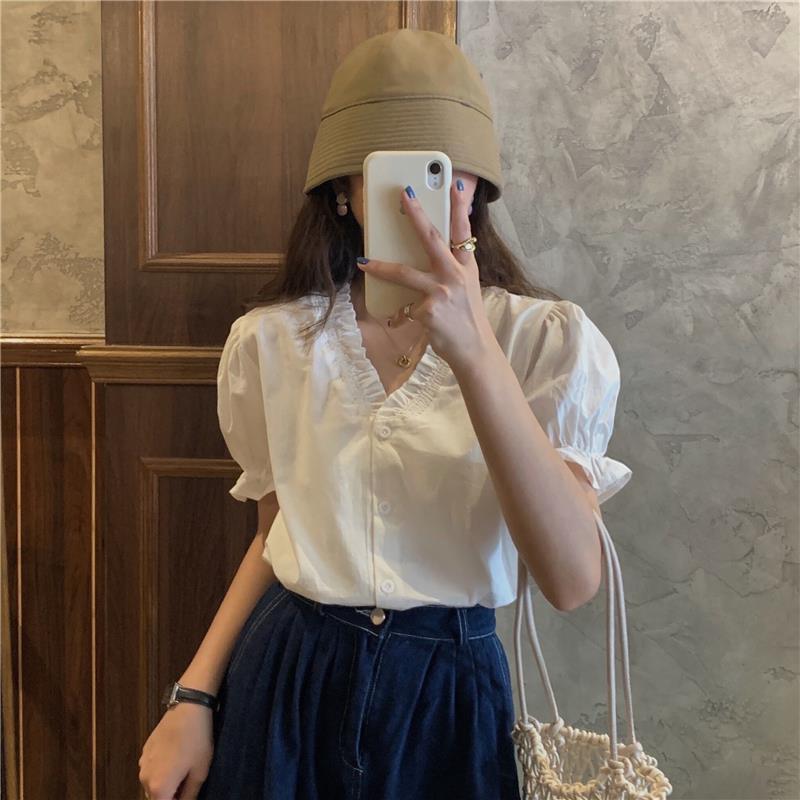 Áo Croptop Thiết Kế Cổ Chữ V Nữ Tính