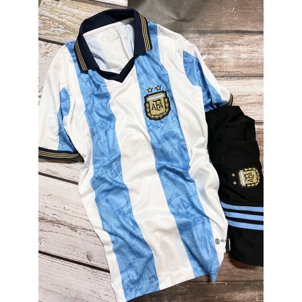 Set bộ quần áo thể thao nam nữ argentina có cổ áo trắng sọc xanh quần đen vải gai thái 2022 2023