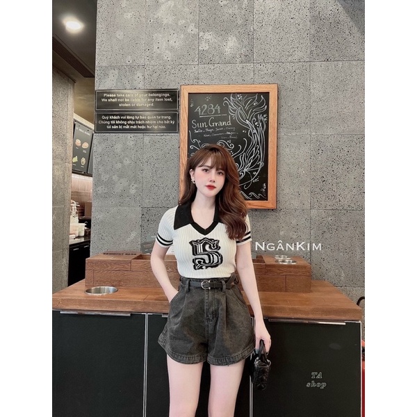 Áo len polo chữ S thêu phối màu viền tay siêu chảnh.