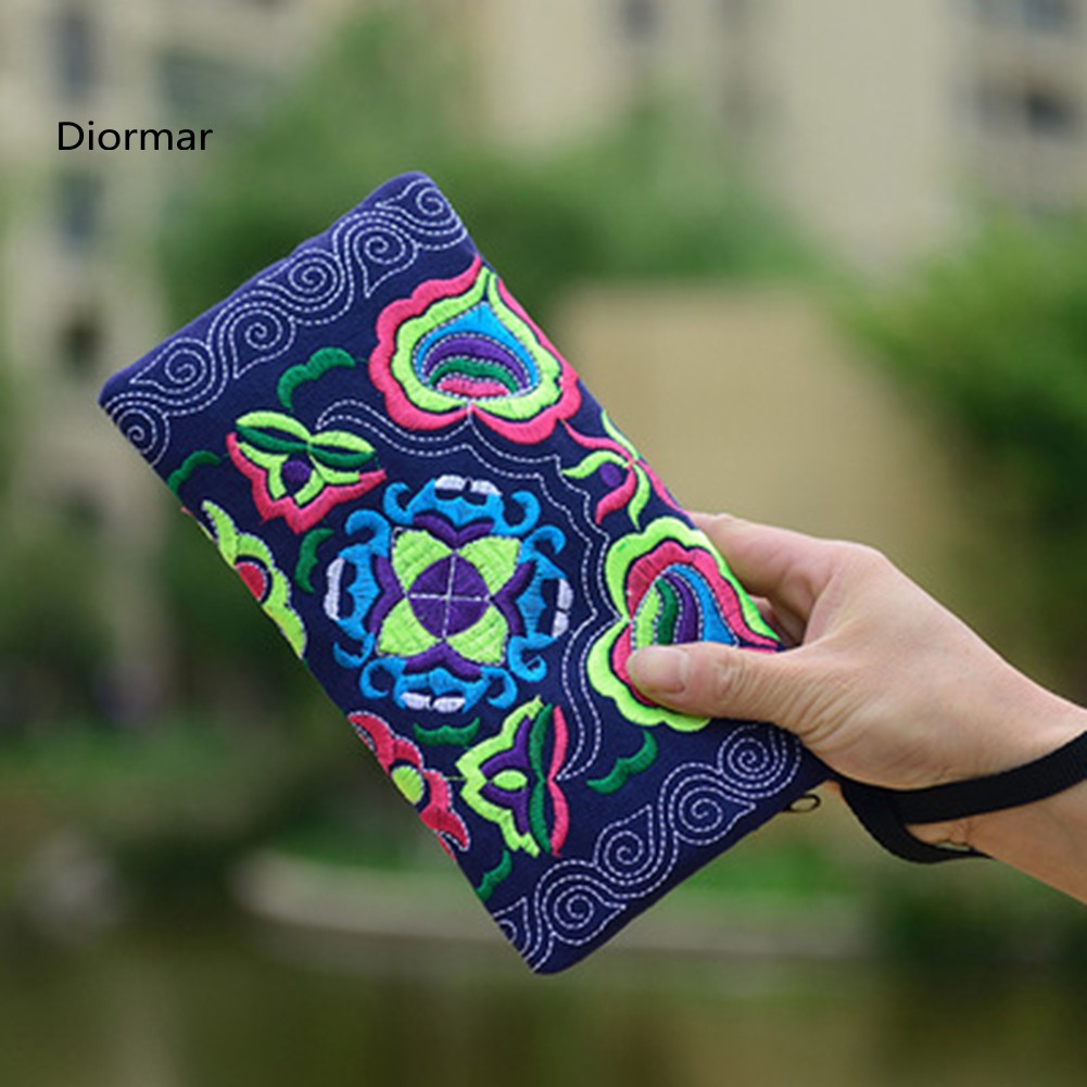Túi Dáng Dài Cầm Tay Khóa Kéo Thêu Hoa Cho Nữ