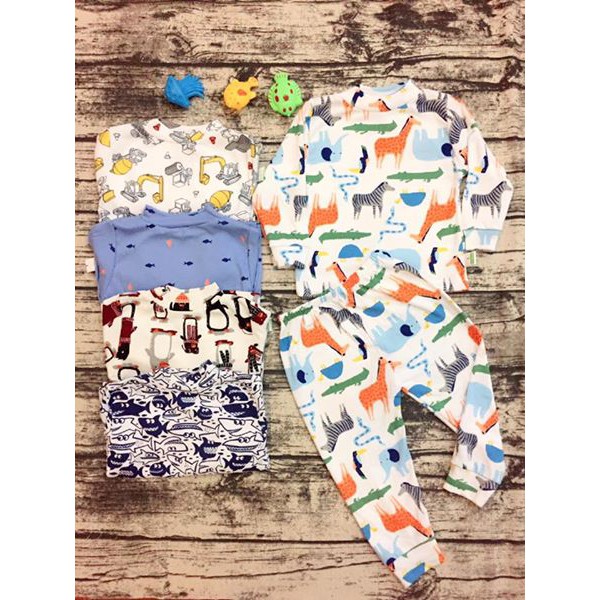 Bộ carter's cổ 3 phân