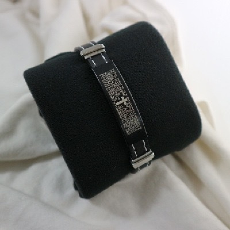 Vòng Tay Bùa Hộ Mệnh Bằng Thép Không Gỉ Mặt Thánh Giá Thời Trang Cổ Điển 21CM Cho Nam