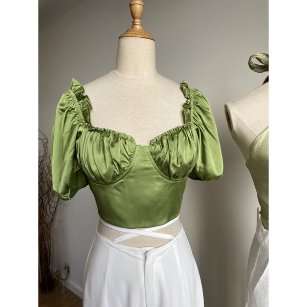 Áo crop nhún ngực tay phồng