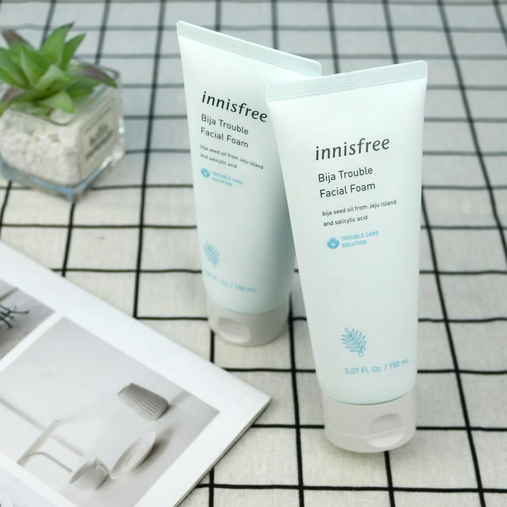 Sữa Rửa Mặt Innisfree Bija Trouble Facial Foam 150ml - Cho Da Mụn