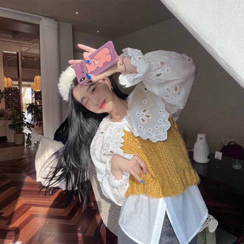 Set áo sơ mi cách điệu+ áo ghile len vàng đáng yêu hàn quốc