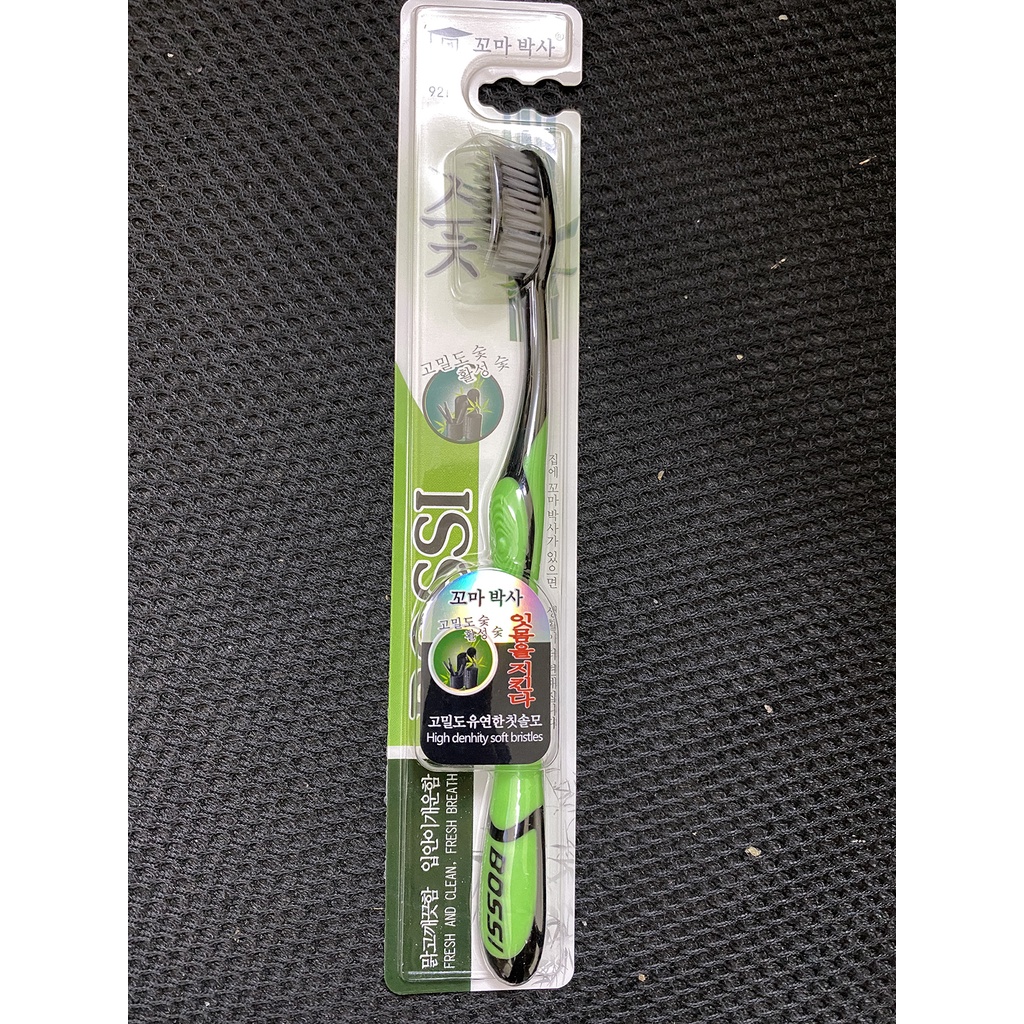 Bàn chải đánh răng lông mềm màu đen, tinh chất than tre  BOSSI Hàn quốc hàng loại 1 - KHO SỈ MB
