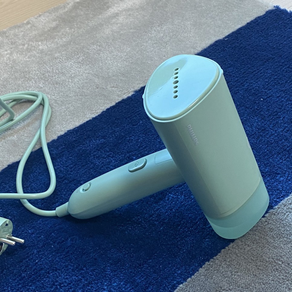 Bàn ủi hơi nước du lịch Philips STH3010 /70 và STH1000 /10