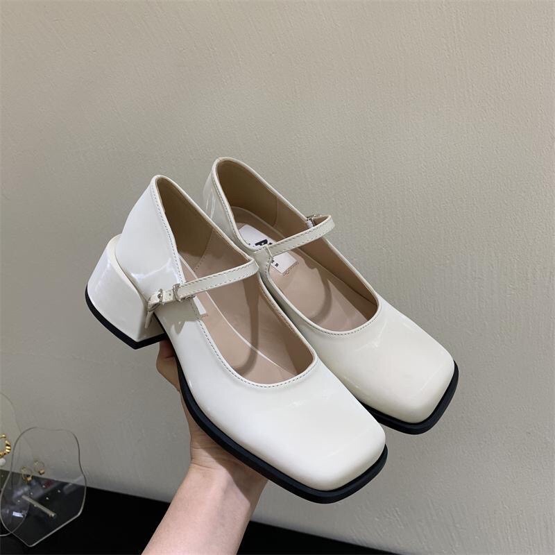 Giày cao gót mũi vuông dáng vintage nhẹ nhàng , hàng Quảng châu cao cấp