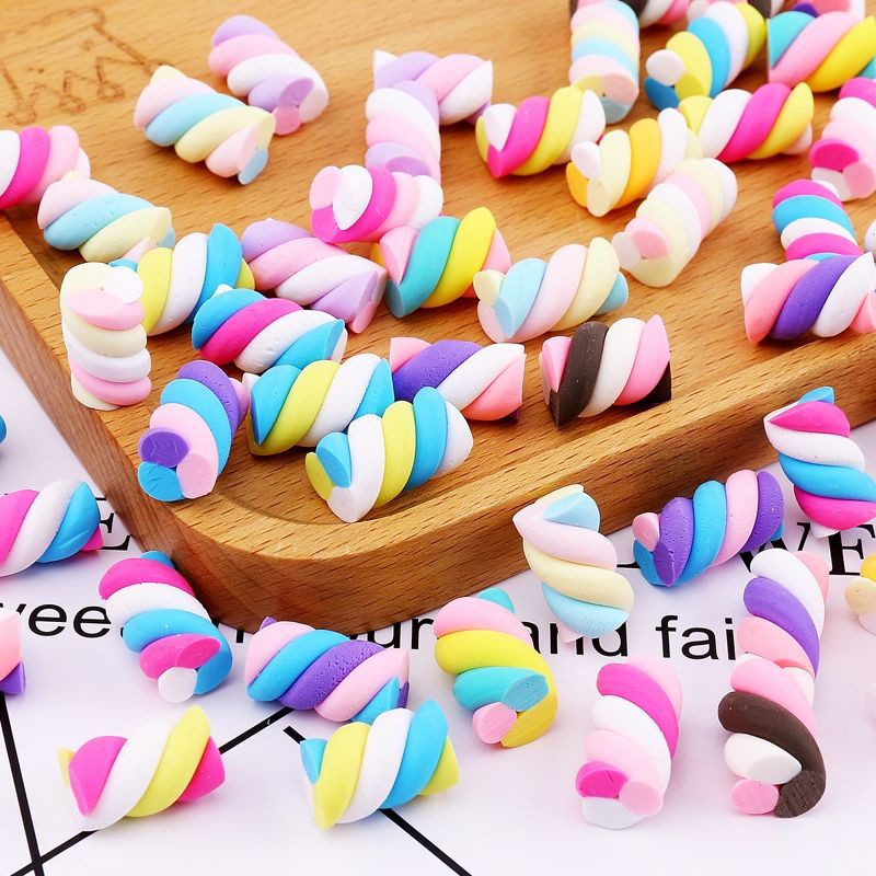 Charm kẹo mashmallow xoắn