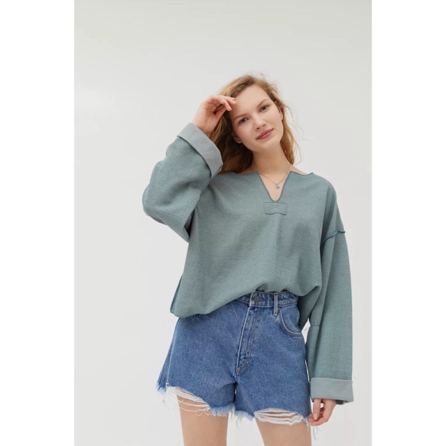 Áo tay loe U.O Jax Inside Out Notch Neck Top