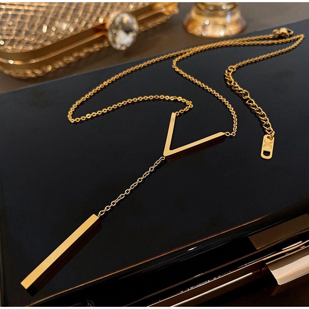 Vòng cổ Bằng Thép Titan Mặt Hình Chữ V Phong Cách Hàn Quốc Cho Nữ