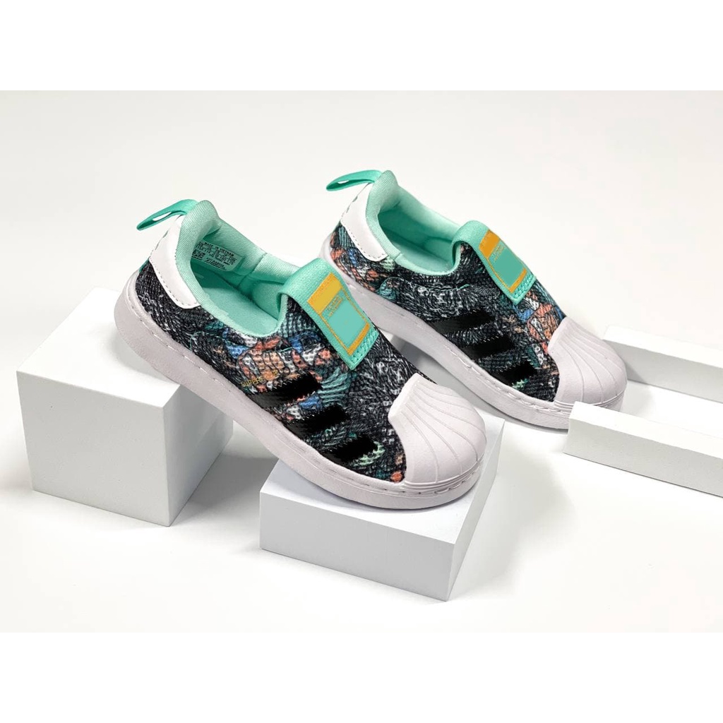 Giày KIDS Super Star 4, Cấu tạo mới cho dòng giày thể thao với lớp vải lót xốp êm và bọc vải lưới ngoài