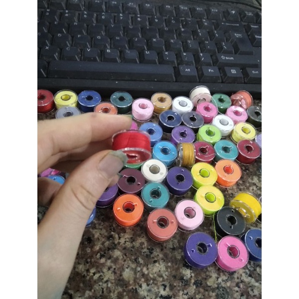 10 xuất chỉ máy gia đình kèm chỉ đủ màu