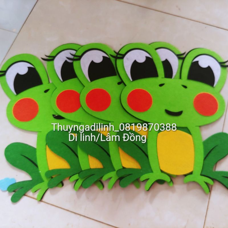 Con ếch vải nỉ cao 31cm mầm non
