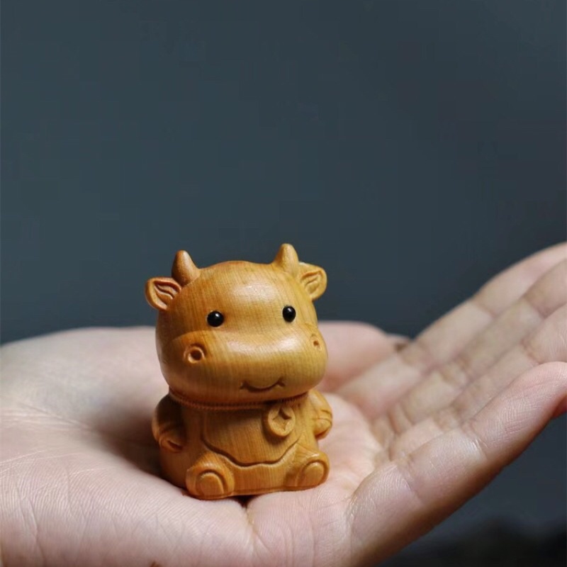 Tượng gỗ: Bò Con