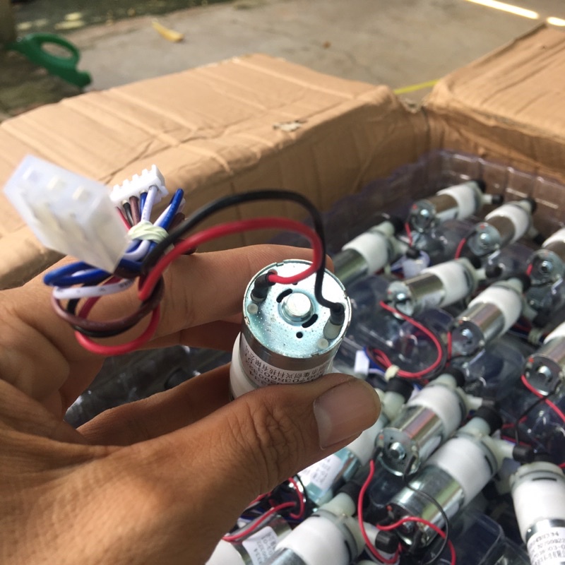 Máy bơm nước mini 12V tự mồi motor 370 chế mô hình
