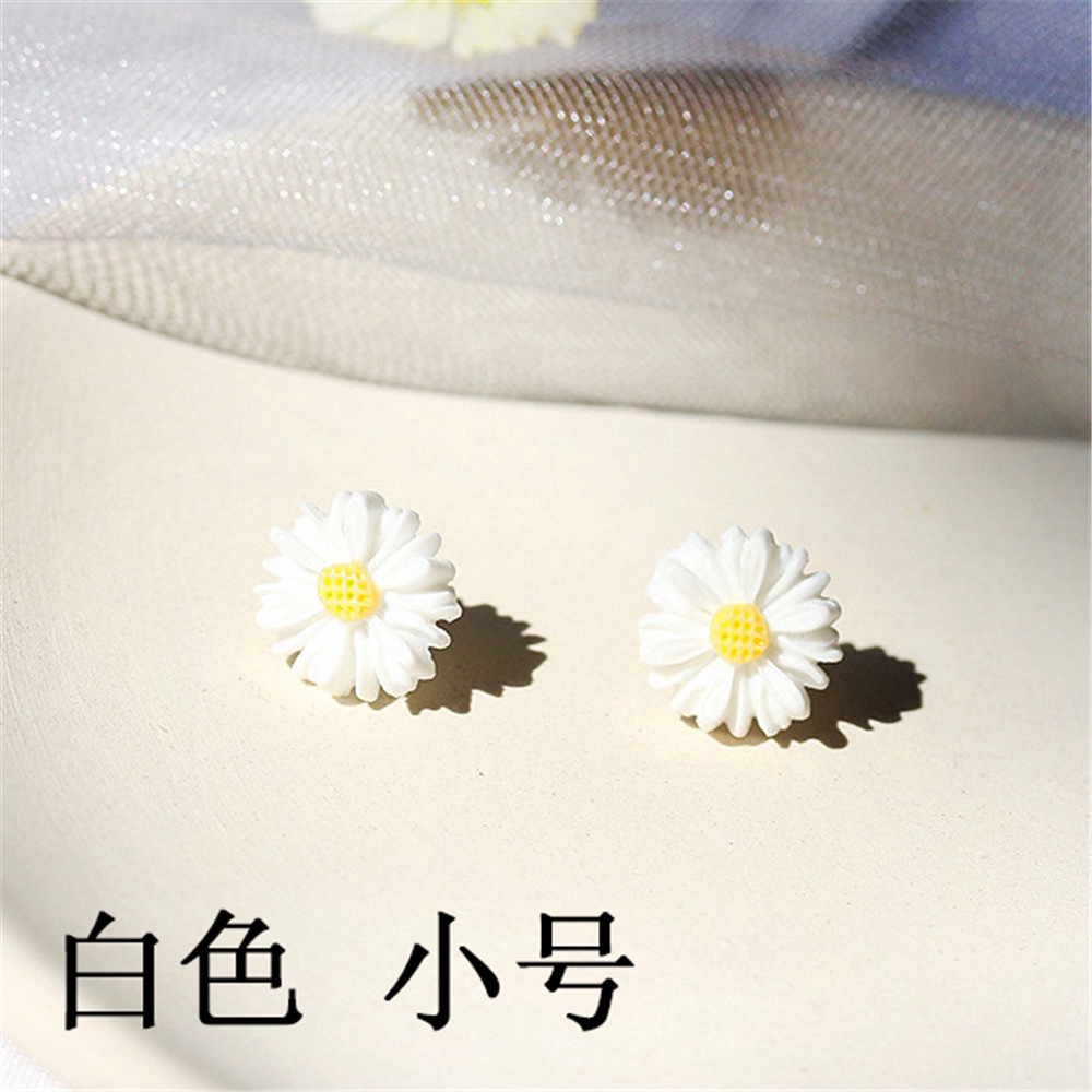 Đôi Khuyên Tai Hình Hoa Cúc Xinh Xắn Cho Nữ