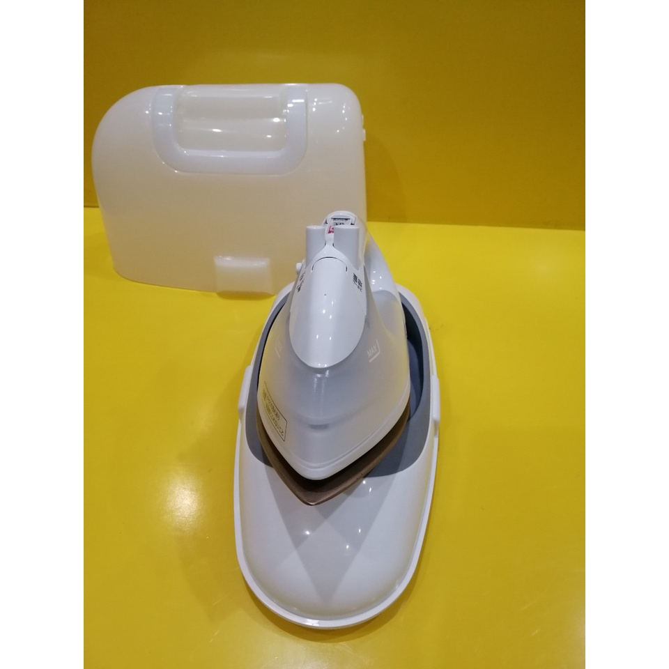 Bàn ủi (bàn là) hơi nước không dây nội địa Nhật Vegee CSI-AE55