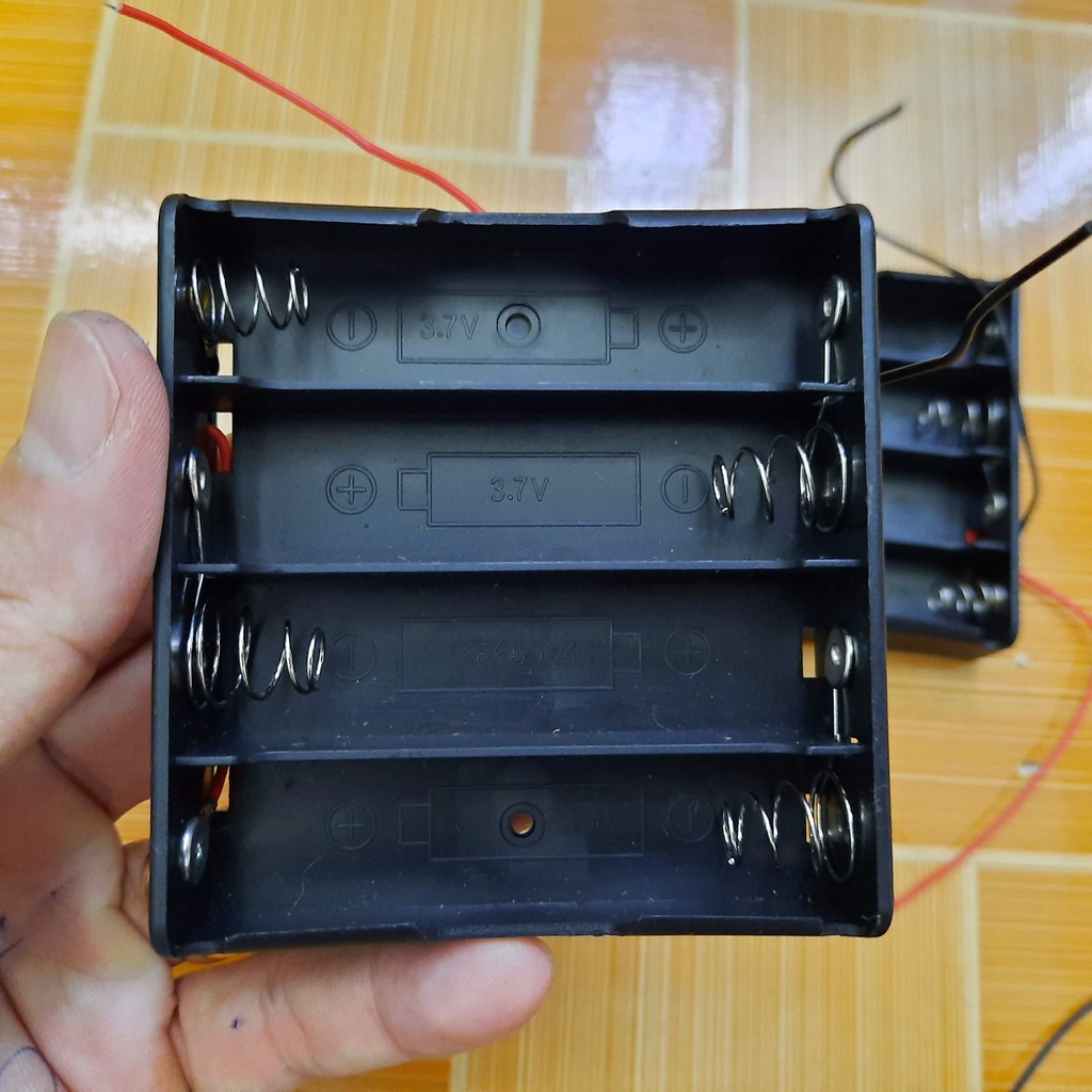 Đế ghép 4 pin 3.7v 18650 mắc nối tiếp