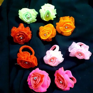Một cặp cột đính hoa hồng lớn (Ảnh thật)