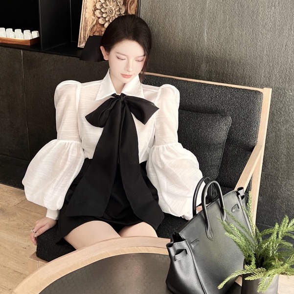 Bộ Áo Sơ Mi Trắng Tay Dài Phồng Đính Nơ + Chân Váy Đen Eo Cao Thời Trang Thu Đông Hàn Quốc Cho Nữ