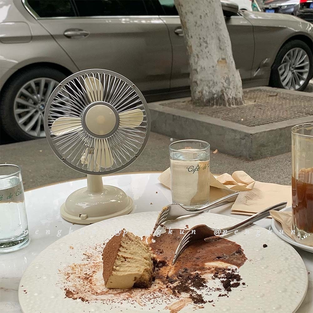 Quạt Điện Mini Để Bàn Màu Be Phong Cách Retro Có Dây Cáp USB Kép Tiện Dụng