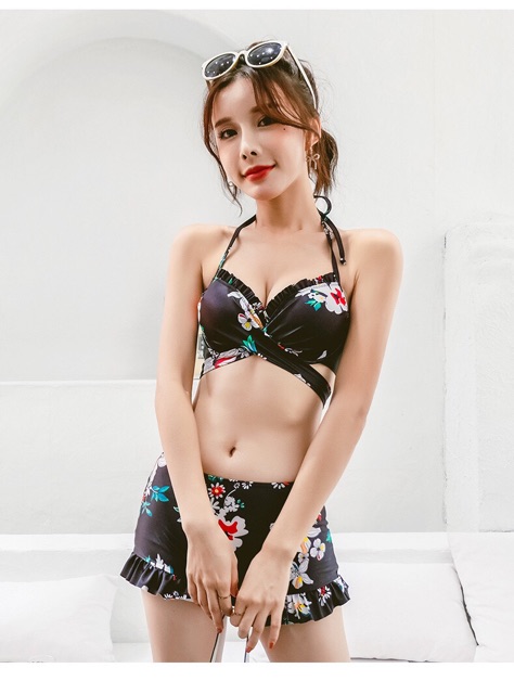 Bikini áo tắm cao cấp, đồ bơi nữ 3 mảnh, với áo choàng dáng váy đi biển hoạ tiết hoa | BigBuy360 - bigbuy360.vn