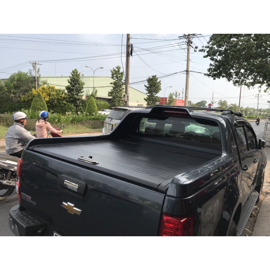 Nắp thùng cuộn  xe bán tải Colorado bản Highcountry