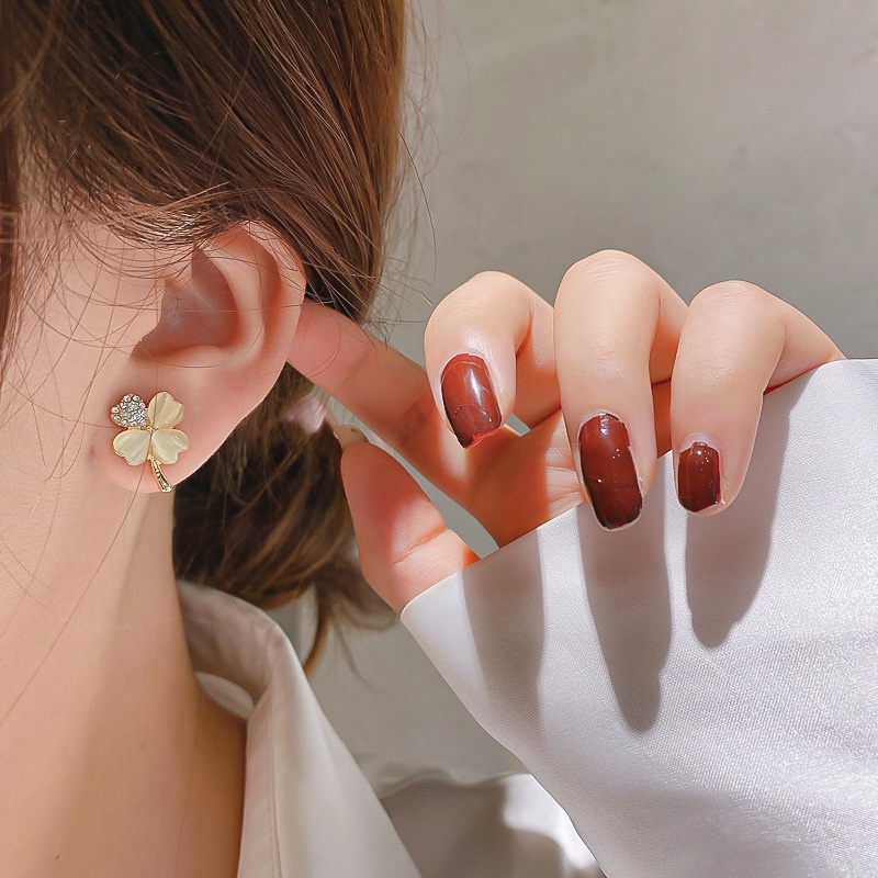 Khuyên Tai Hình Cỏ Bốn Lá Xinh Xắn Cho Nữ