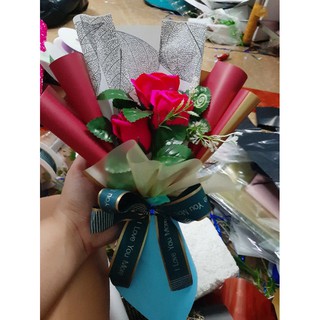 bó hoa sáp 3 bông kèm lá