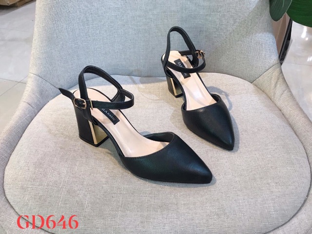 XẢ HÀNG T05- Giày Sandal cao gót bịt mũi gót vuông 7p bọc vàng da lì hàng VNXK siêu chảnh