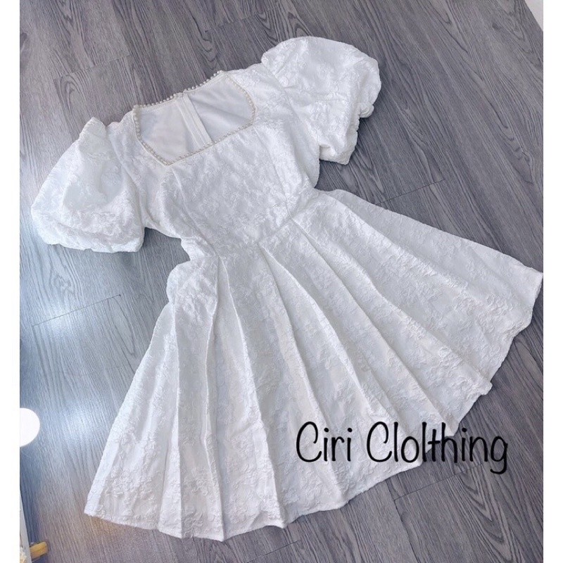 Váy cổ vuông viền ngọc , khoét eo 2 bên