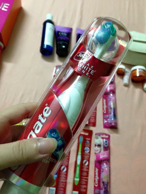 Bàn chải điện Colgate