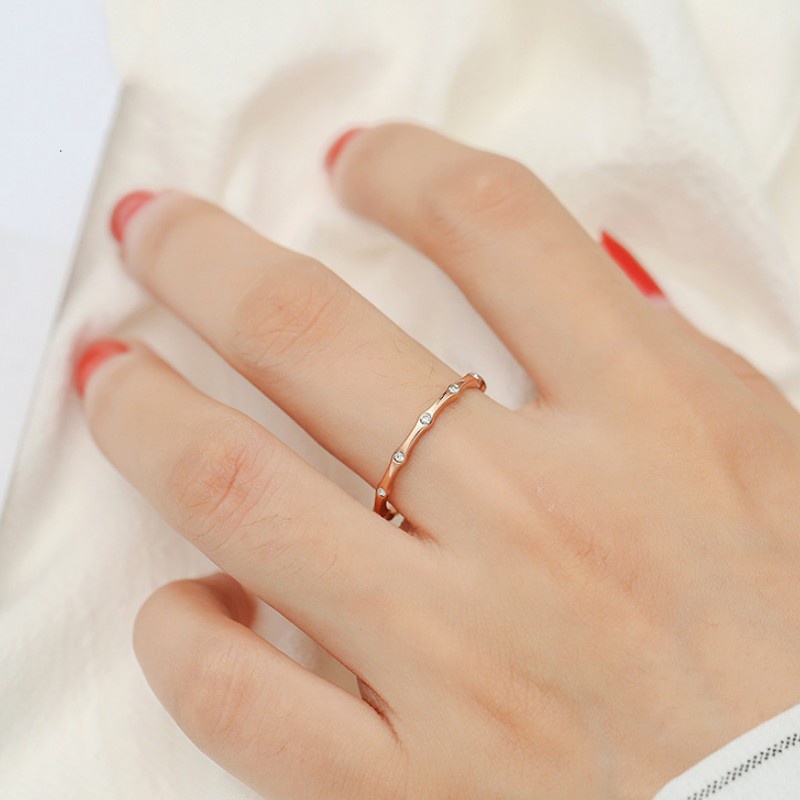 Nhẫn Nữ Mảnh Titan Không Đen TT 2275