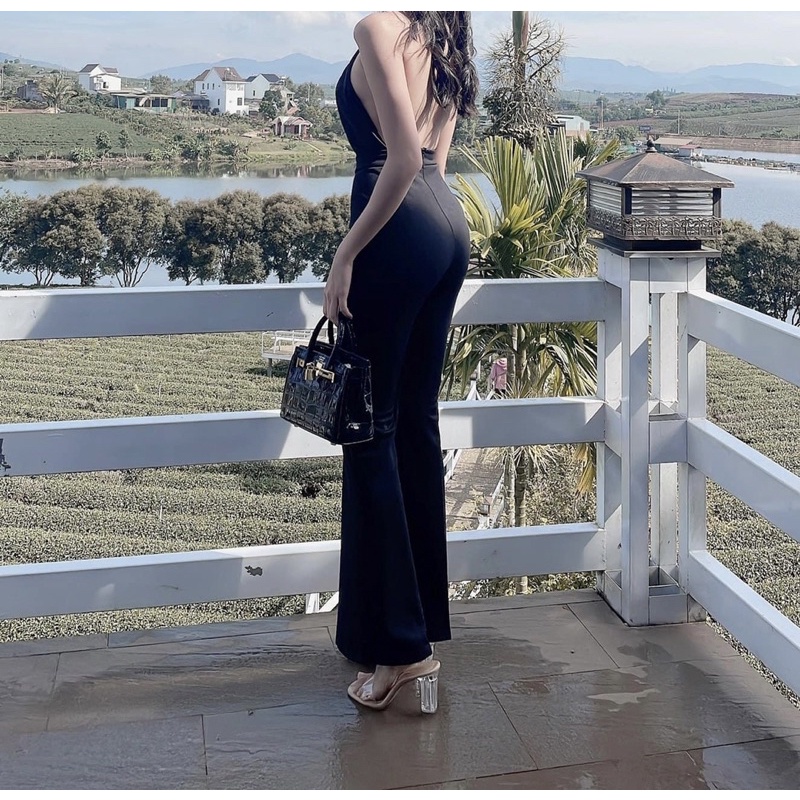 Quần tây loe đen lưng cao co giãn tôn dáng kéo khoá sau.